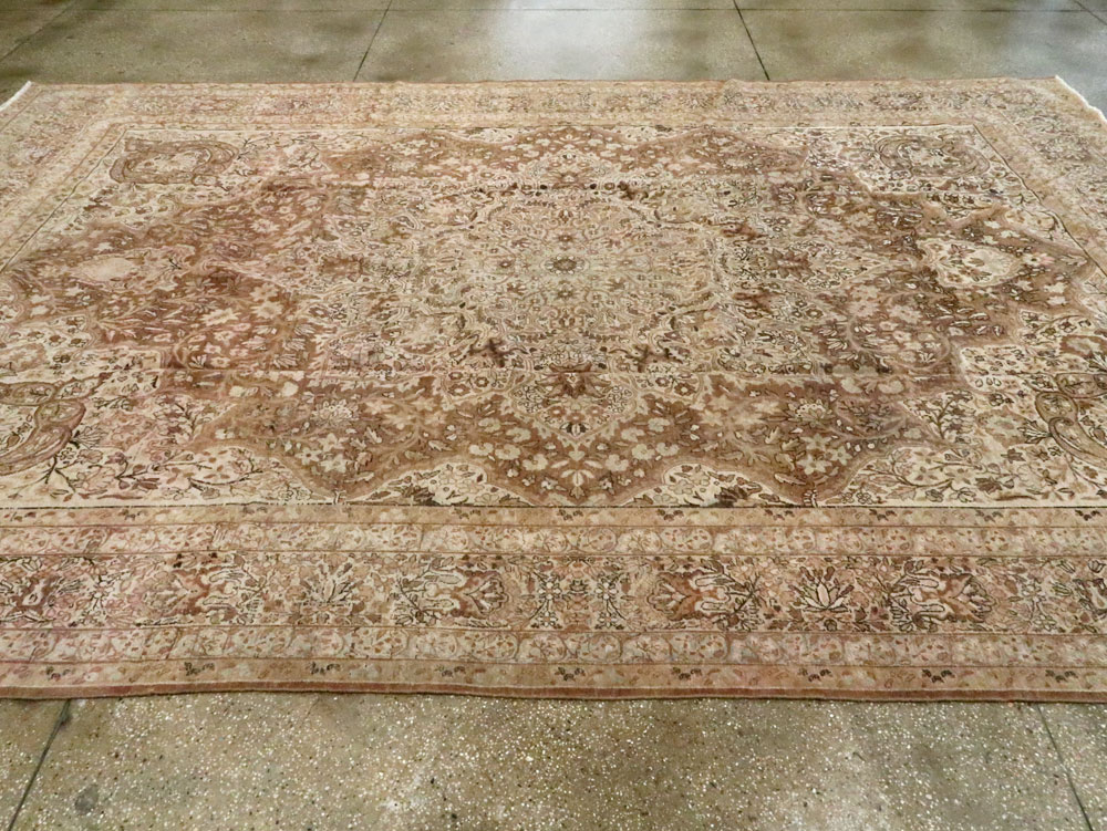 Antique Persian Lavar Kerman Carpet, No.23050 - Galerie Shabab