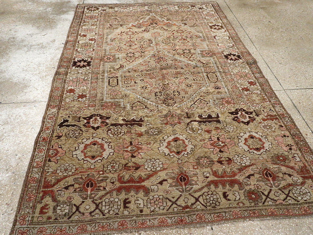 Antique Persian Bidjar Rug, No.23211 - Galerie Shabab