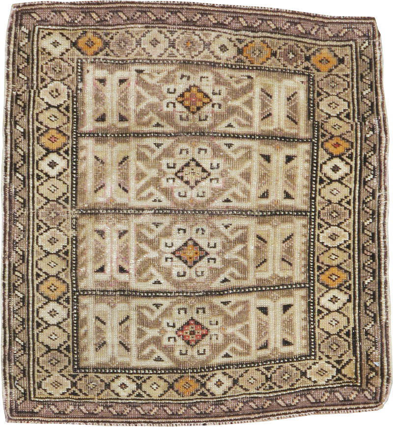 Antique Caucasian Shirvan Square Rug, No.23230 - Galerie Shabab