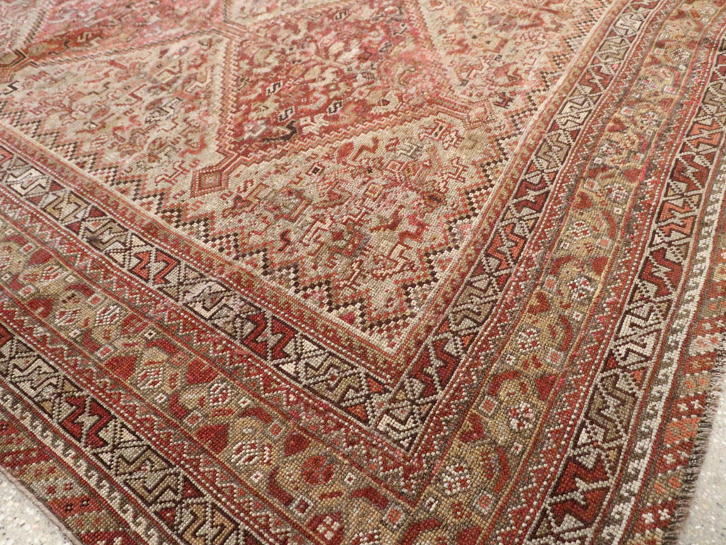 Antique Persian Shiraz Accent Carpet, No.23393 - Galerie Shabab