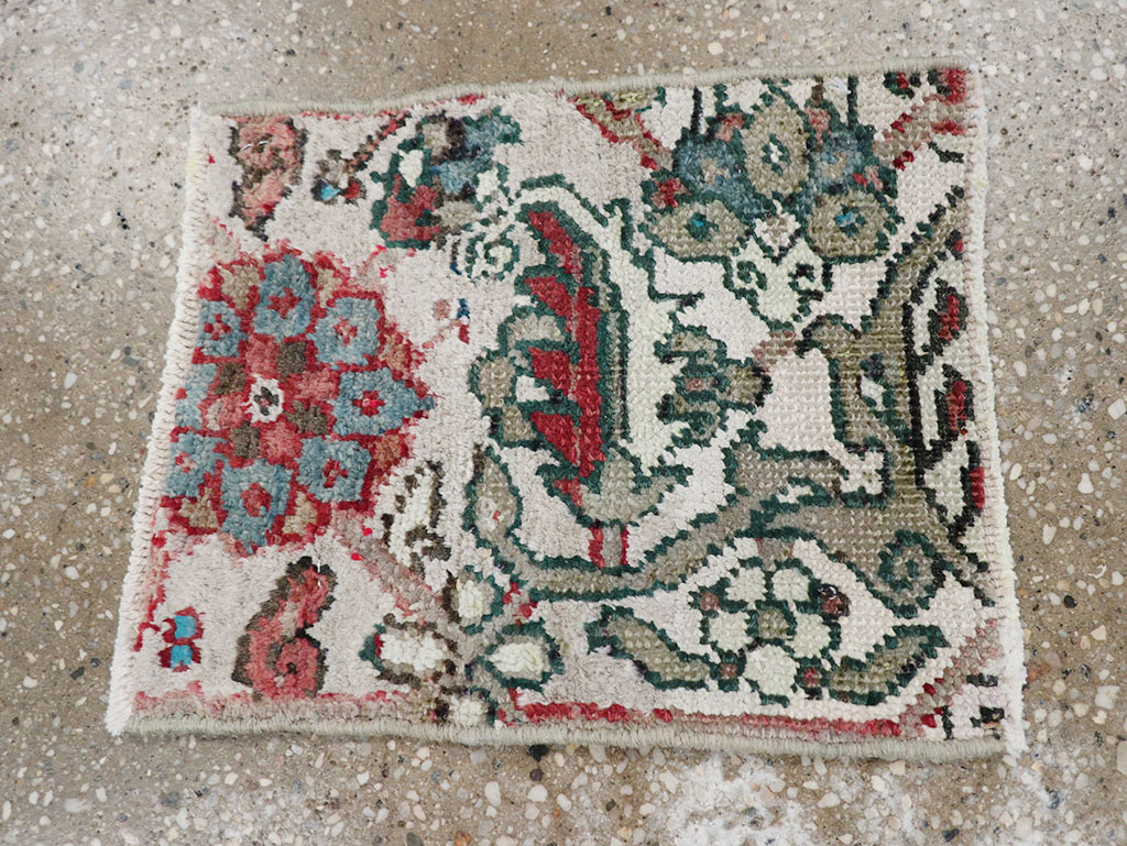 Vintage Persian Heriz Throw Rug, No.23441 - Galerie Shabab