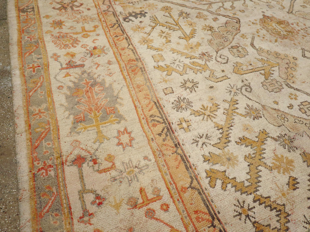 Antique Turkish Oushak Carpet, No.23653 - Galerie Shabab