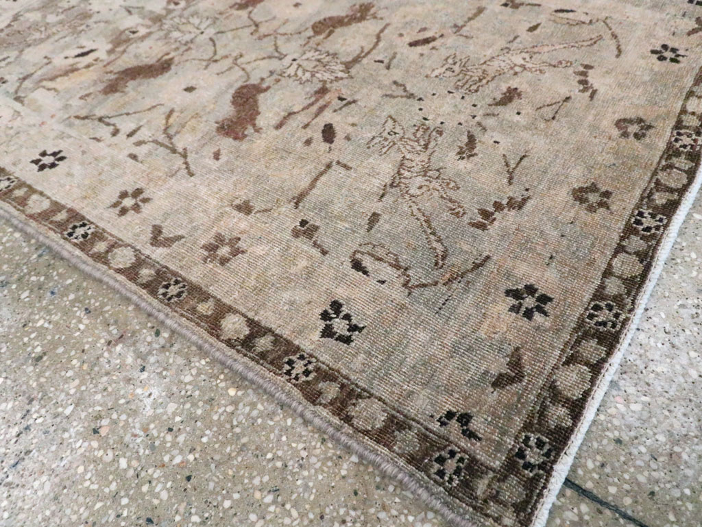 Vintage Persian Sarouk Rug, No.24108 - Galerie Shabab