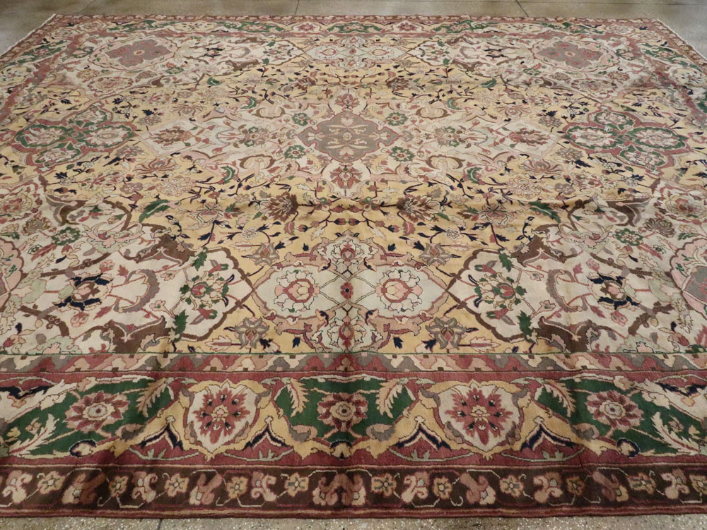 Vintage Indian Lahore Carpet, No.24126 - Galerie Shabab