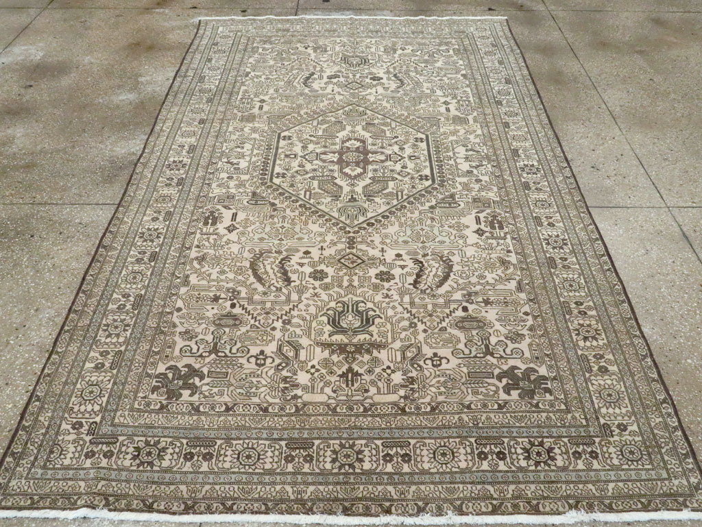 Vintage Persian Tabriz Accent Carpet, No.24219 - Galerie Shabab