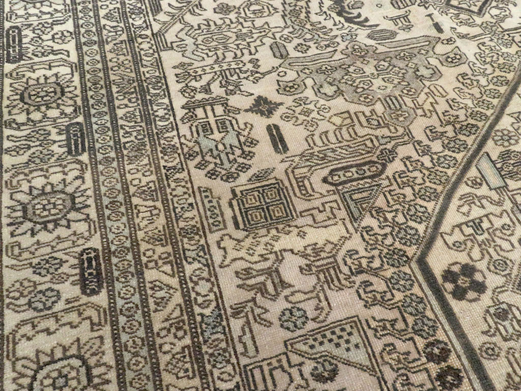 Vintage Persian Tabriz Accent Carpet, No.24219 - Galerie Shabab