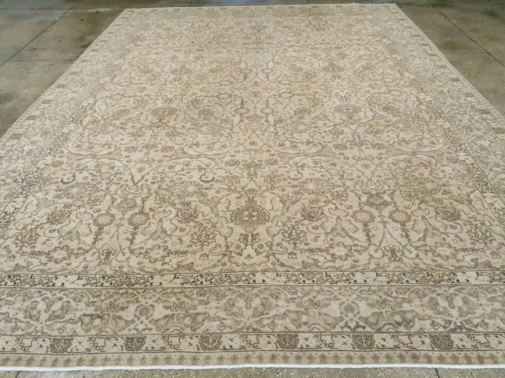 Antique Persian Tabriz Carpet, No.24389 - Galerie Shabab