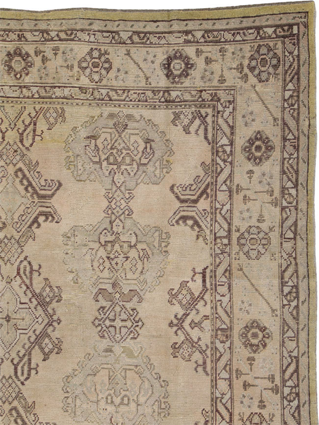 Antique Turkish Oushak Rug, No.24396 - Galerie Shabab