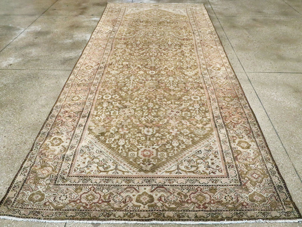 Antique Persian Malayer Gallery Carpet, No.25667 - Galerie Shabab