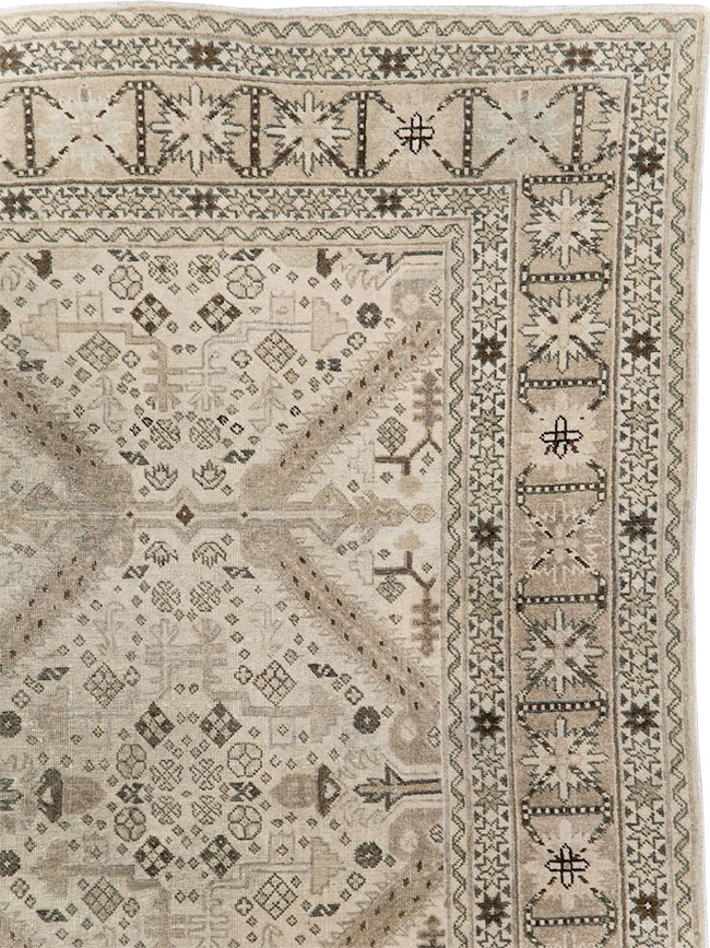 Vintage Persian Tabriz Accent Carpet, No.25866 - Galerie Shabab