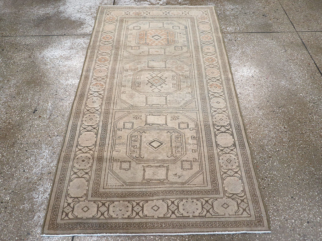 Antique Persian Tabriz Throw Rug, No.25869 - Galerie Shabab