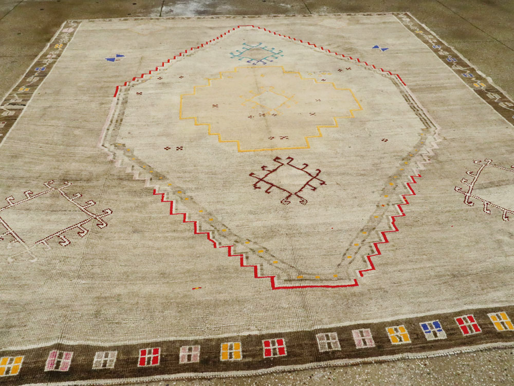 Vintage Turkish Anatolian Carpet, No.26017 - Galerie Shabab