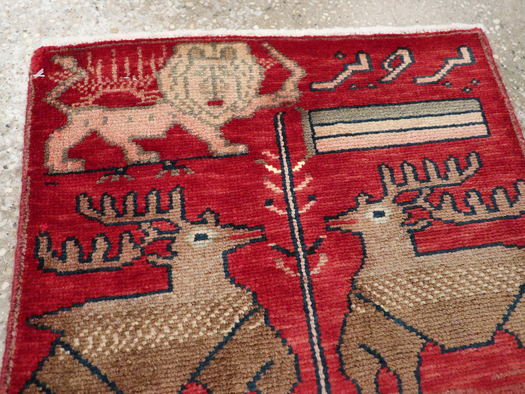 Vintage Persian Mahal Pictorial Rug, No.26228 - Galerie Shabab