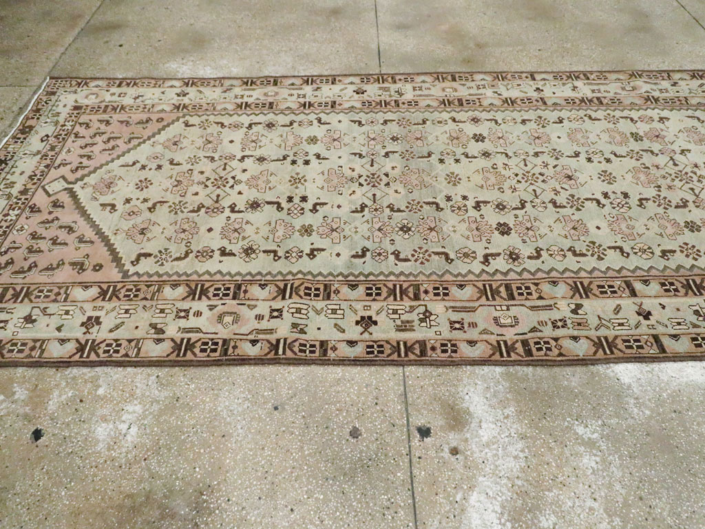 Vintage Persian Malayer Wide Gallery Runner, No.26573 - Galerie Shabab