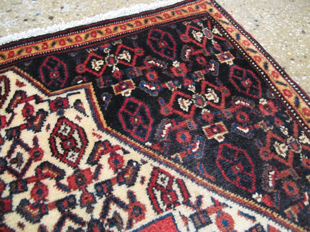 Vintage Persian Senneh Malayer Pictorial Rug, No.26731 - Galerie Shabab