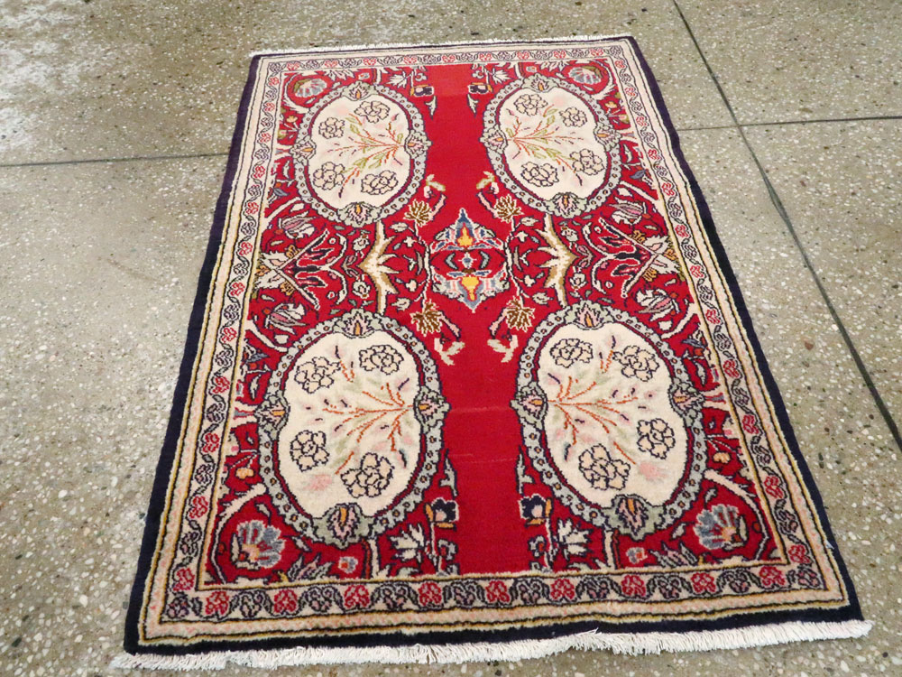 Vintage Persian Quom Rug, No.27113 - Galerie Shabab