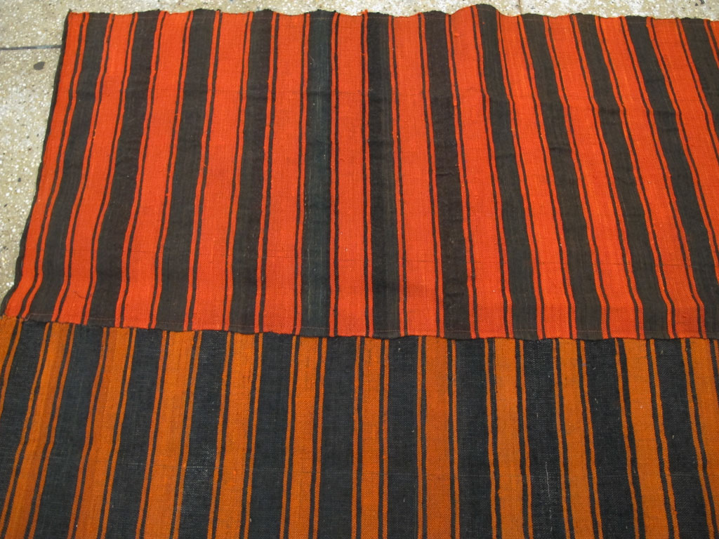 Vintage Turkish Flatweave Kilim Accent Rug, No.27175 - Galerie Shabab