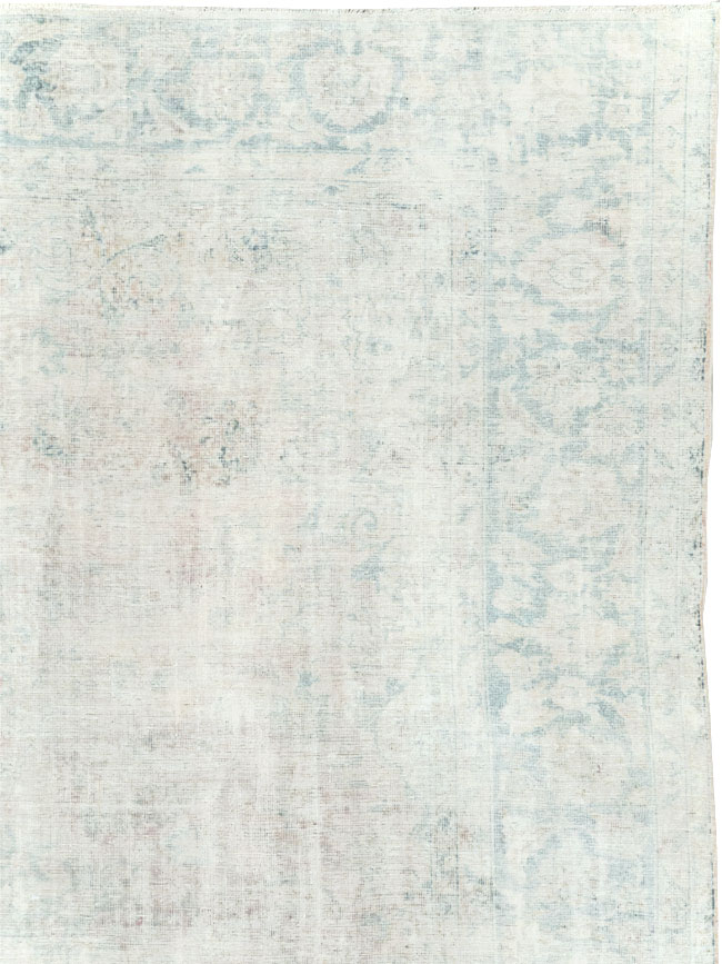 Distressed Vintage Persian Small Room Size Carpet, No.27283 - Galerie Shabab