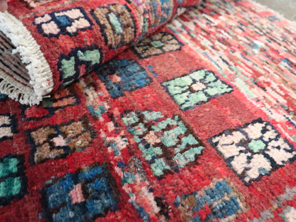 Vintage Persian Shiraz Rug, No.27391 - Galerie Shabab