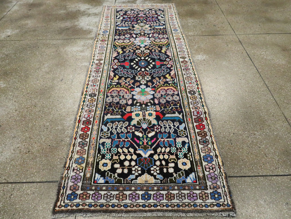 Vintage Hamadan Runner, No.27400 - Galerie Shabab