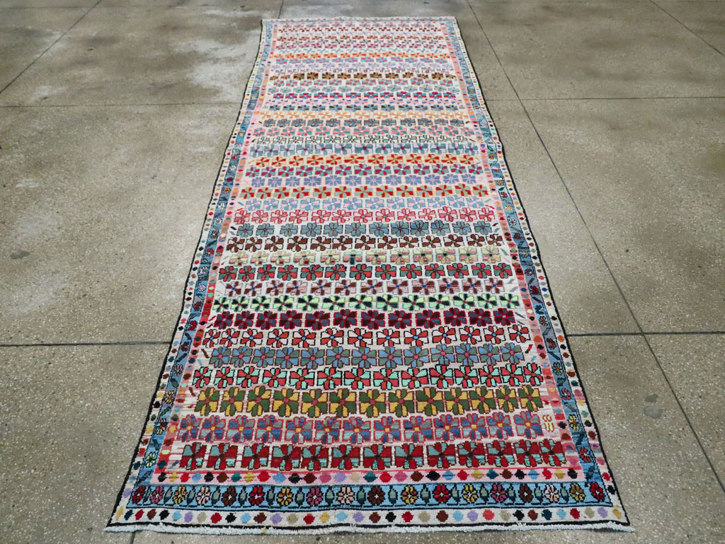 Vintage Persian Hamadan Gallery Rug, No.27406 - Galerie Shabab