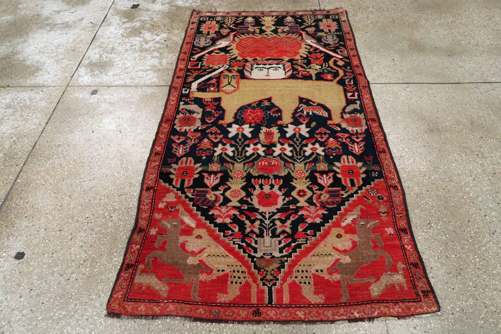 Antique Pictorial Malayer Rug, No.27470 - Galerie Shabab