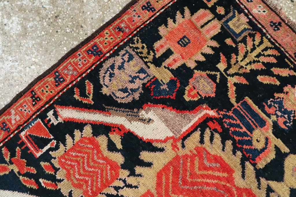 Antique Pictorial Malayer Rug, No.27470 - Galerie Shabab