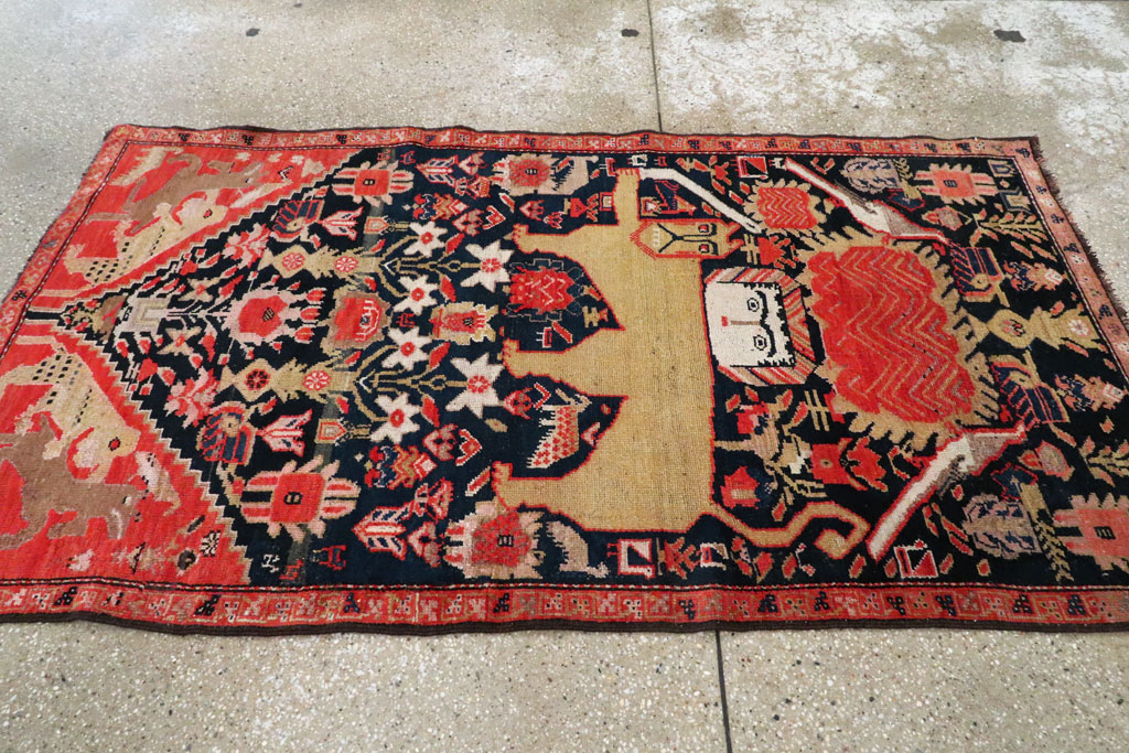 Antique Pictorial Malayer Rug, No.27470 - Galerie Shabab