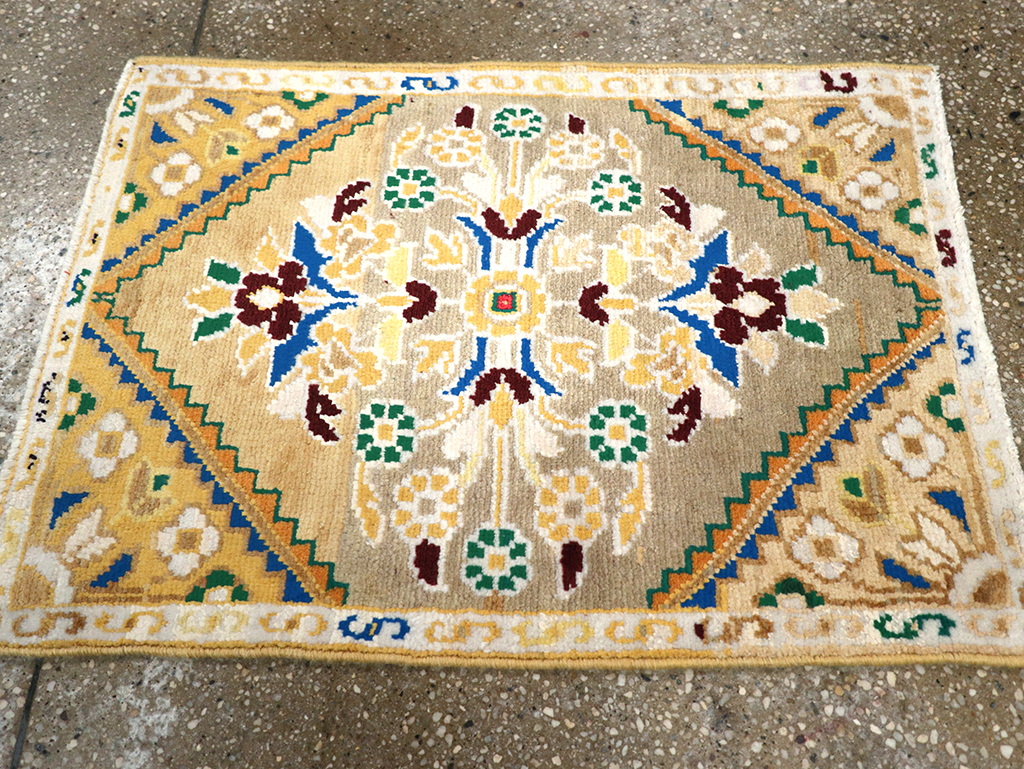 Vintage Persian Mahal Throw Rug (Pair: 1 of 2), No.27507 - Galerie Shabab