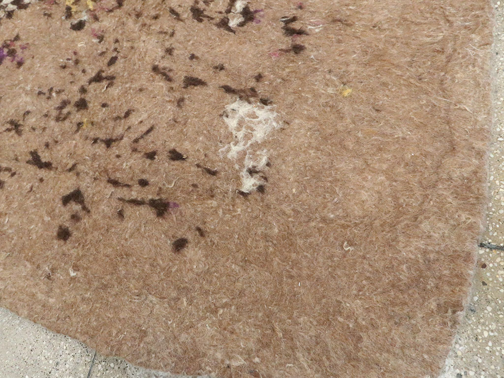 Vintage Persian Namad Felt Accent Rug, No.27545 - Galerie Shabab