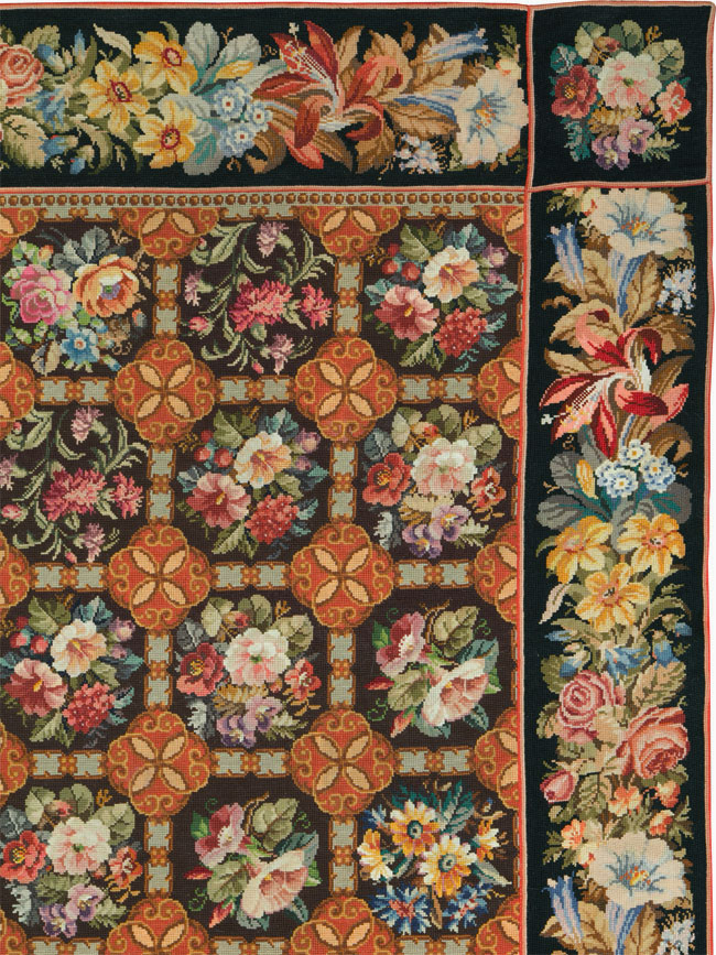 Antique English Flatweave Needlepoint Room Size Carpet, No.27565 - Galerie Shabab