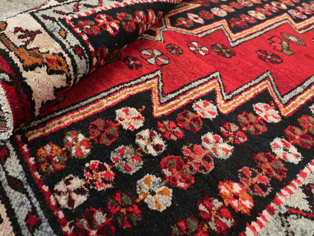 Vintage Persian Mazlagan Accent Rug, No.27710 - Galerie Shabab