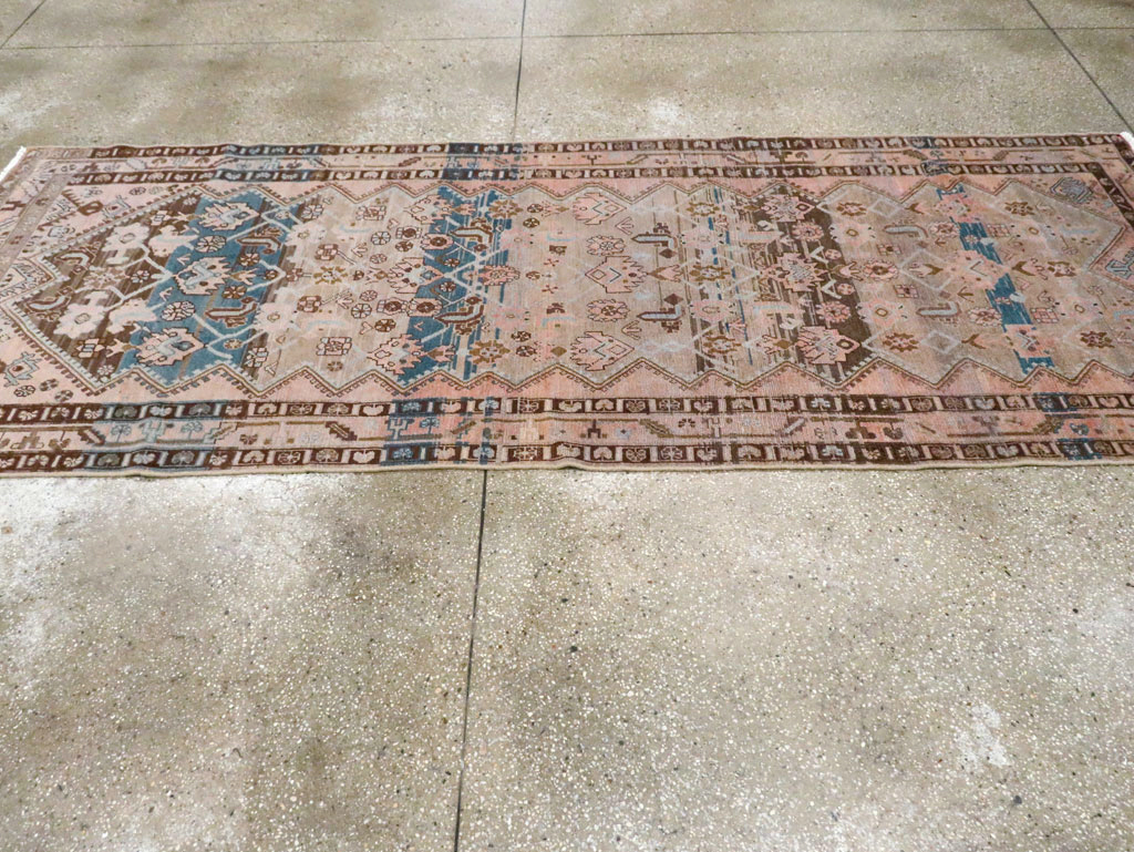 Vintage Persian Malayer Runner, No.27906 - Galerie Shabab