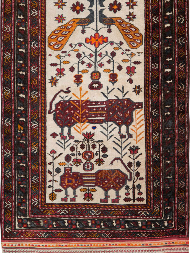 Vintage Persian Qashqai Runner, No.28183 - Galerie Shabab
