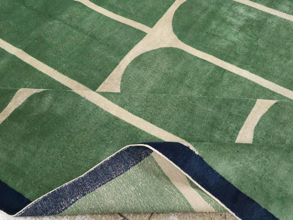 Vintage Turkish Art Deco Style Room Size Carpet, No.28191 - Galerie Shabab