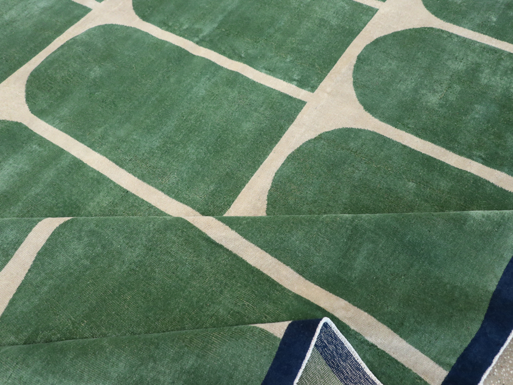 Vintage Turkish Anatolian Art Deco Style Room Size Carpet, No.28192 - Galerie Shabab