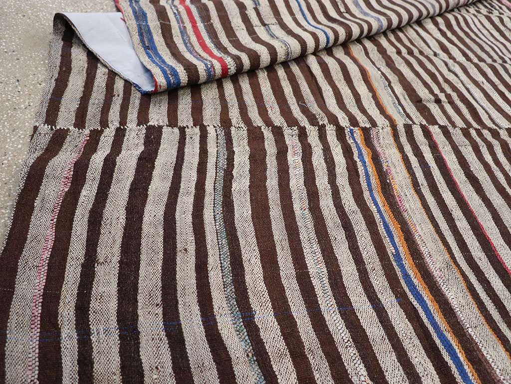 Vintage Persian Flatweave Kilim Accent Rug, No.28390 - Galerie Shabab