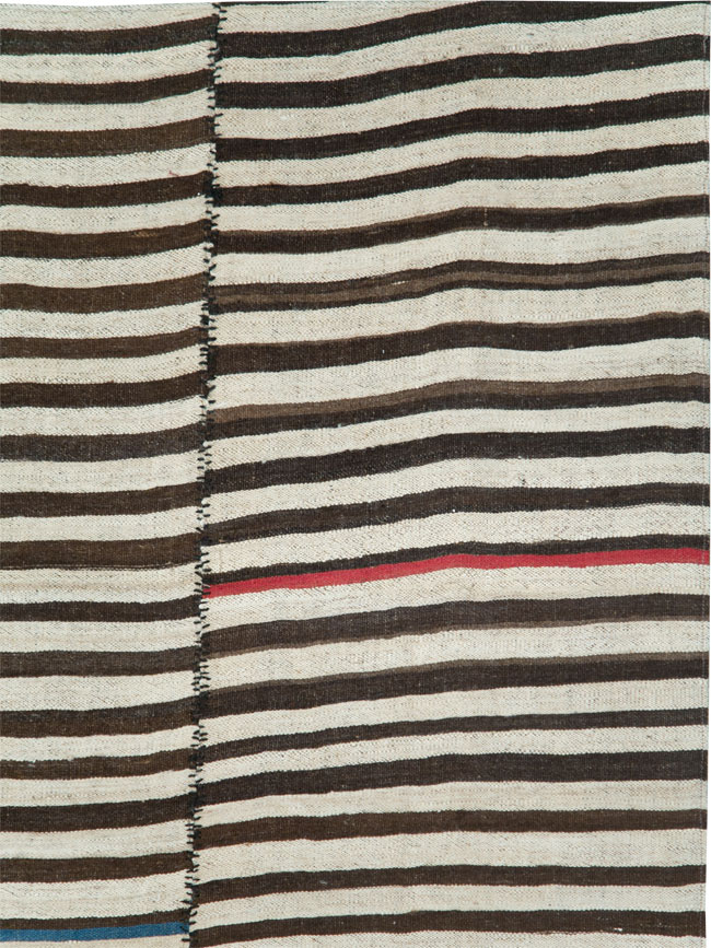 Vintage Persian Flatweave Kilim Accent Rug, No.28395 - Galerie Shabab