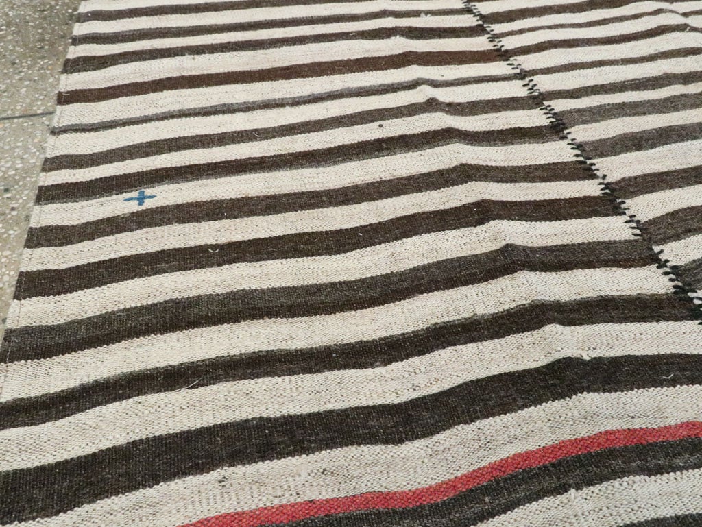 Vintage Persian Flatweave Kilim Accent Rug, No.28395 - Galerie Shabab