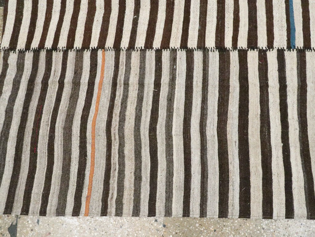 Vintage Persian Flatweave Kilim Accent Rug, No.28395 - Galerie Shabab