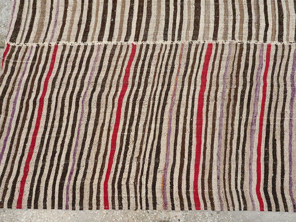 Vintage Persian Flatweave Kilim Accent Rug, No.28556 - Galerie Shabab