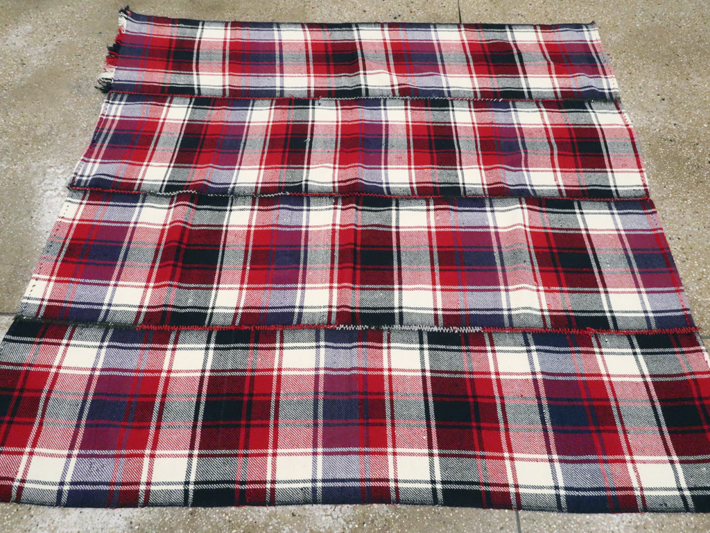 Vintage Persian Square Textile, No.28953 - Galerie Shabab