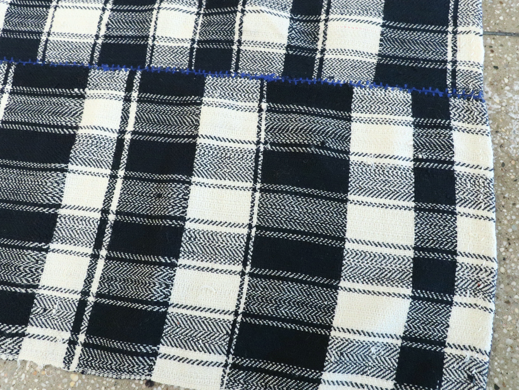 Vintage Persian Square Textile, No.29000 - Galerie Shabab