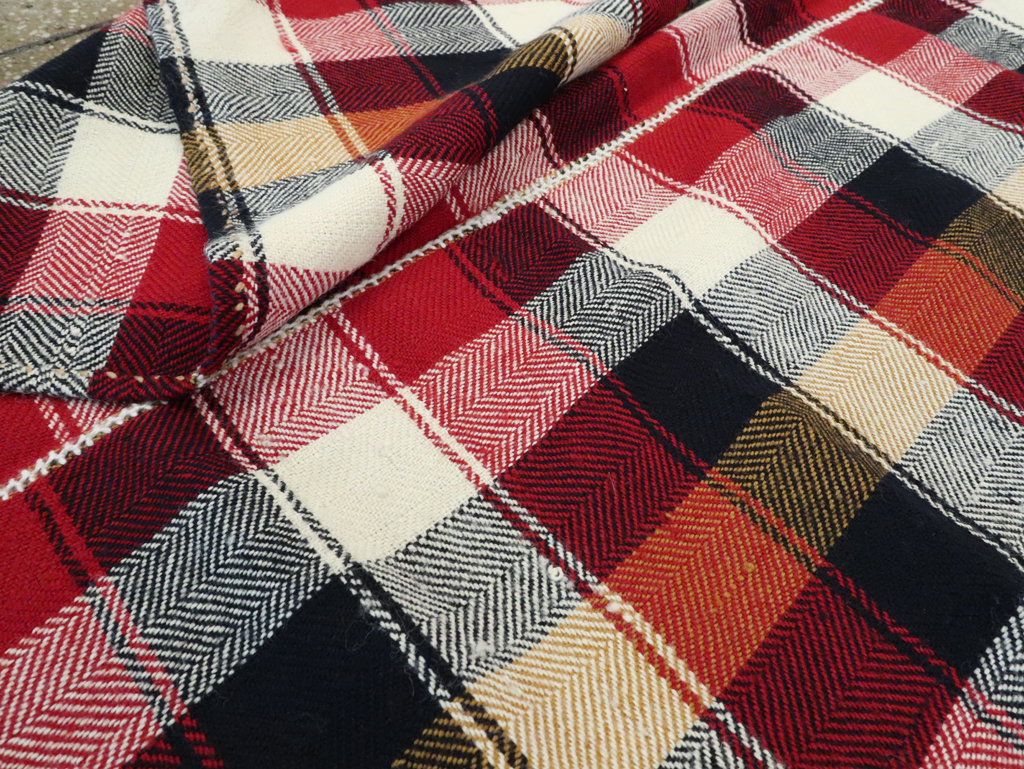 Vintage Persian Square Textile, No.29014 - Galerie Shabab