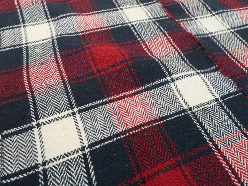 Vintage Persian Square Textile, No.29023 - Galerie Shabab