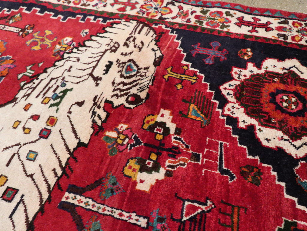Vintage Persian Pictorial Shiraz Rug, No.29061 - Galerie Shabab