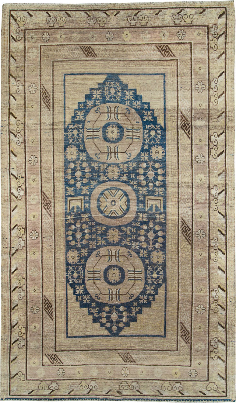 Antique East Turkestan Khotan Carpet, No.29064 - Galerie Shabab