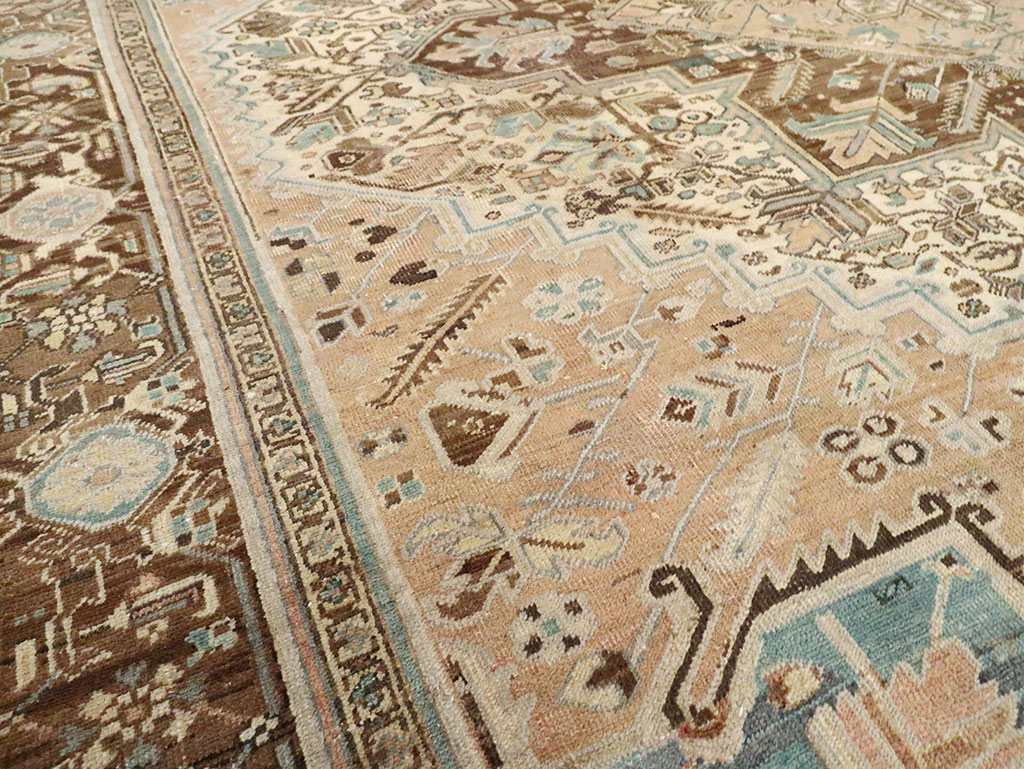 Antique Persian Heriz Square Carpet, No.29132 - Galerie Shabab