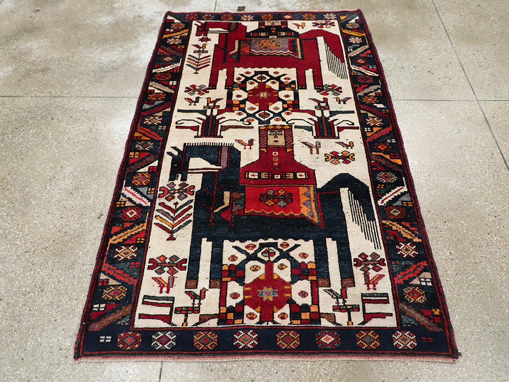 Vintage Persian Pictorial Bakhtiari Accent Rug, No.29173 - Galerie Shabab