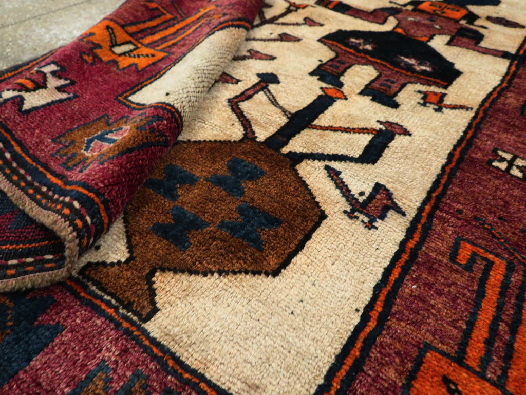 Vintage Bakhtiari Pictorial Rug, No.29174 - Galerie Shabab